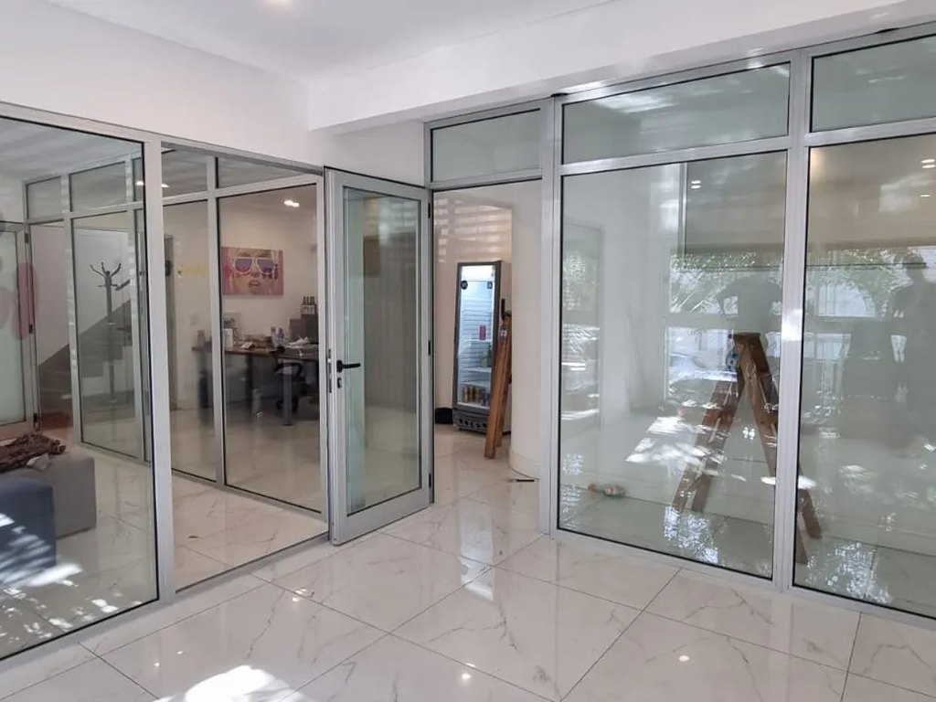 Ventanas de aluminio fabricadas e instaladas por Plus Metal